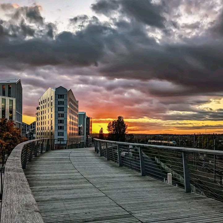 La Passerelle Place de la Gare à Angers